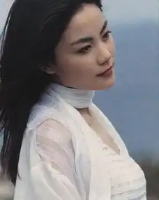 王菲旧照曝光,弯眉秀目气质独特,白衣飘飘有点仙