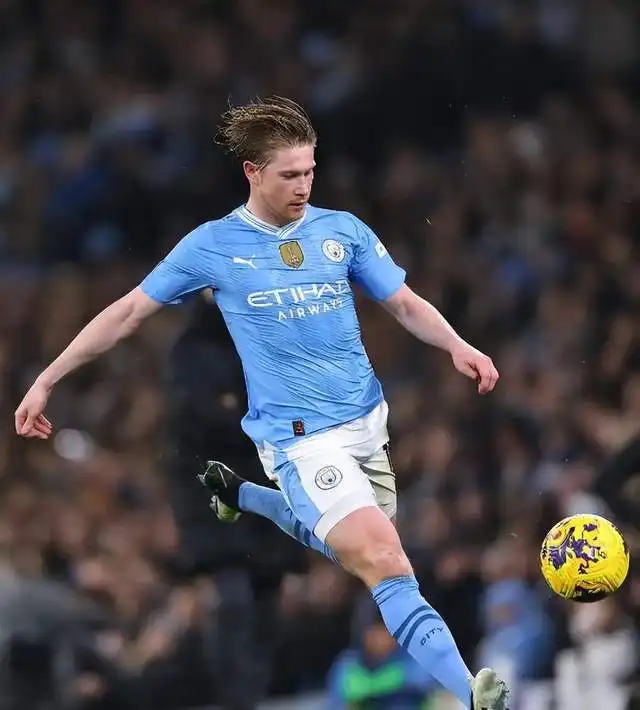 100万年薪沙特疯狂报价扰乱瓜帅爱徒,蓝月中场大师想养老了