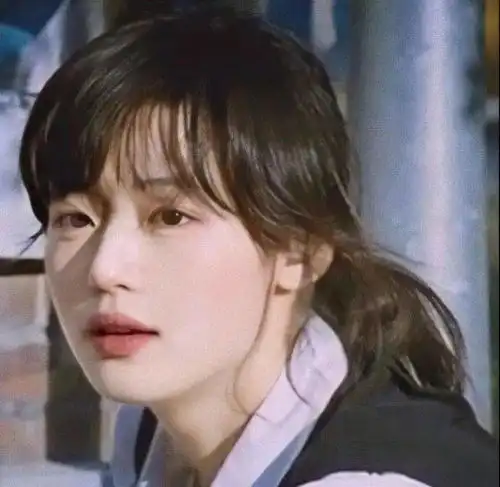 美女头像霸气侧颜宋慧乔