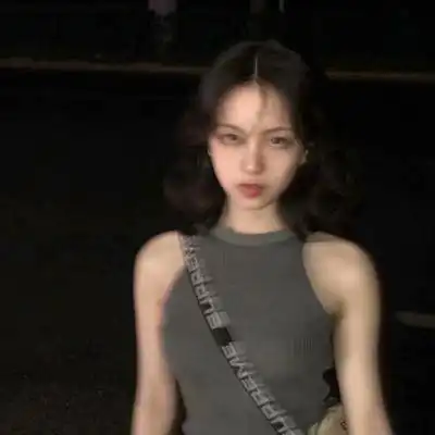 暗黑酷炫女生头像张雪迎