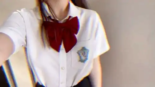 蝴蝶结和jk制服搭配起来,才是女生应该有的气质