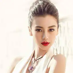 女星浓妆艳抹,赵丽颖惊艳,古力娜扎国际范