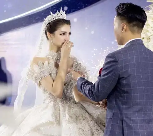 足球天才邂逅乌克兰美女,定居中国生混血宝宝,如今怎样了