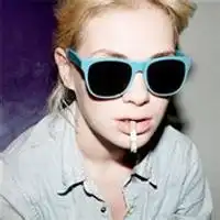 女生拽头像叼烟女生叼烟霸气拽头像