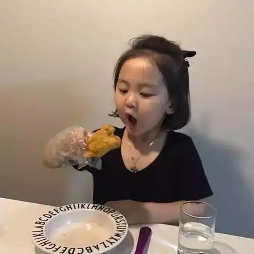 丑头像小孩女抓拍