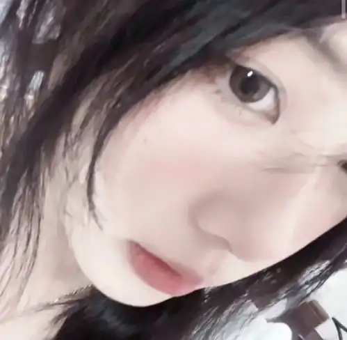 风格女头情绪化文案没有艺术家不爱自己的缪斯