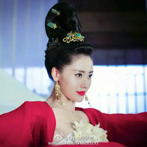 网友最想她古装半永久的女星,她早生三十年也是张敏林青霞式人物