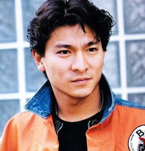 八卦往事,刘福荣为求星途更换名字,走上天王路