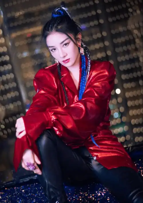 晚会造型大赏张韵艺炫腹吸睛,关晓彤化身小仙女美翻