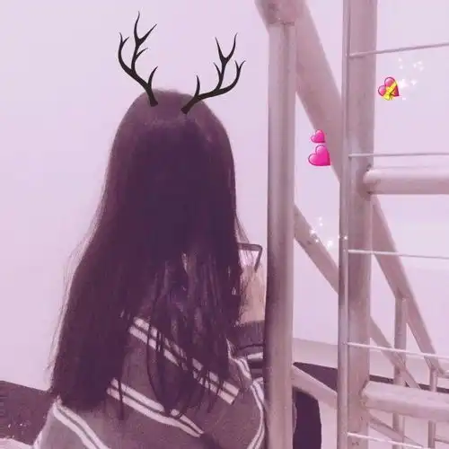 2020抖音最火的情侣头像一人一半情侣专用