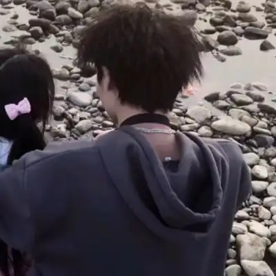 青春活泼可爱好看的真人情侣头像图片