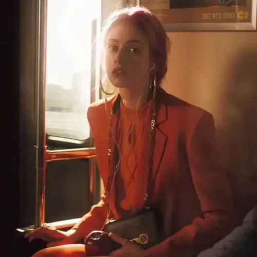 欧美女生头像自拍文案