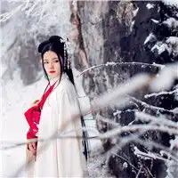 初雪唯美古风汉服女生头像,下雪为主题太美丽了
