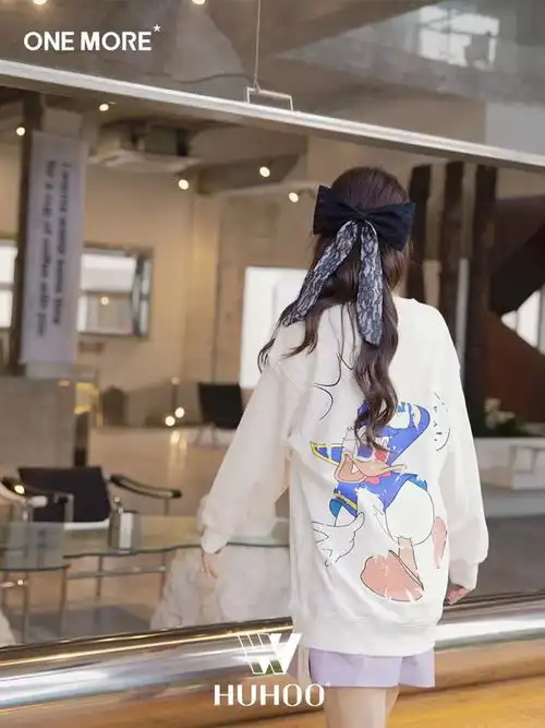 欧阳娜娜剪短发后个性大变狂晒辣妹纯欲风,网友这才是本命娜
