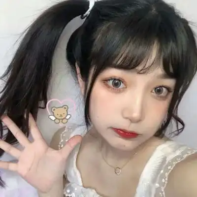女生纯欲头像咬唇