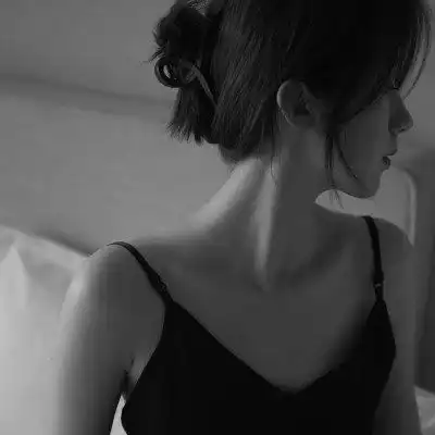 头像吧女头黑白黑白色