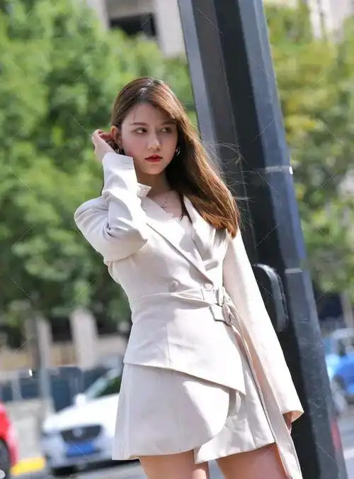 中年女性该怎么穿搭,才能凸显出轻熟优雅的女人味,一起来看