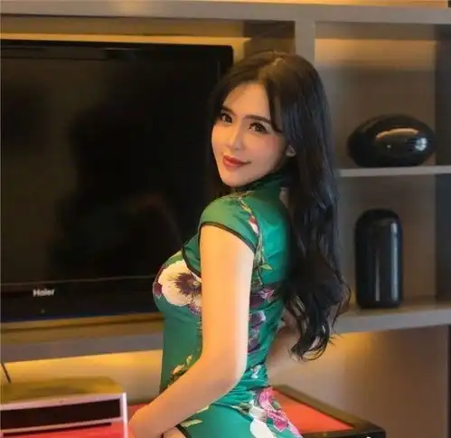 美出天际的旗袍,重点是谁都可以穿,完全不挑身材
