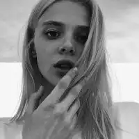 欧美劲爆女生头像自拍