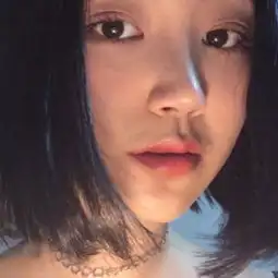 最新网红脸女生头像大眼睛