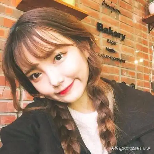 可爱的短发女孩头像真人