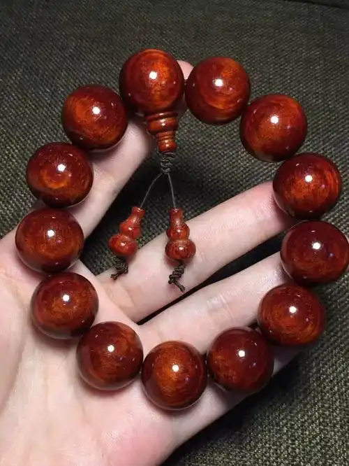 戴佛珠的人不一定都是信佛的
