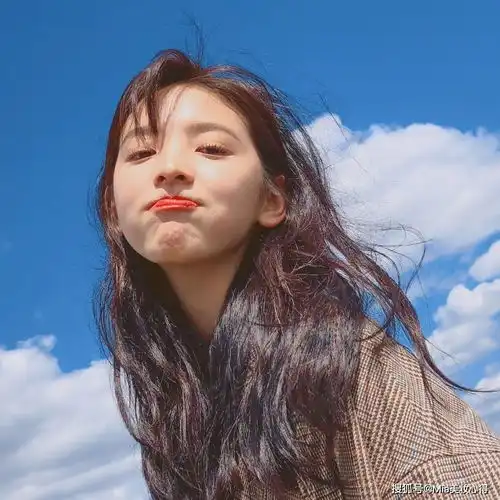 脸上有这四个窝的女人,天生就是美人胚子,占越多颜值越高