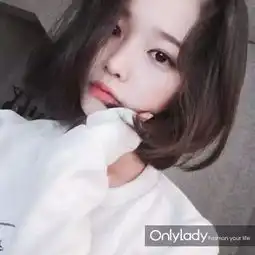 周冬雨换了新发型最近太多女星都剪短发,有些好美,有些