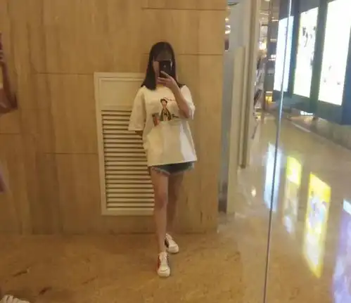 假装找工作广东一女子天天出门看招工,半年了都没找到工作