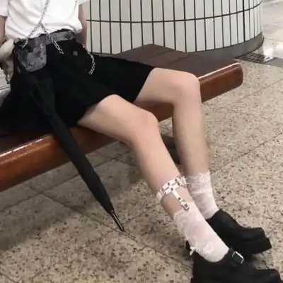 女生纯欲头像吊带衫