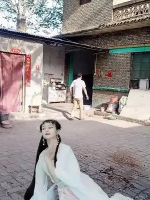 古风汉服美女古风美女卖萌慢镜头汉服美女清纯妹子