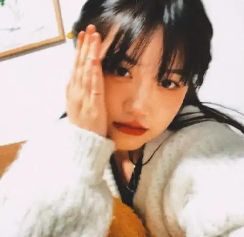 氛围感女生头像日子一般般,希望快乐多一点