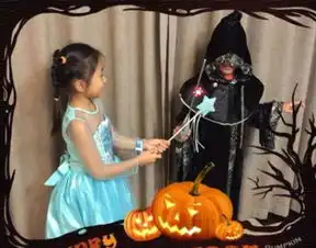 张艺谋女儿扮小仙女林志颖一家参加万圣节