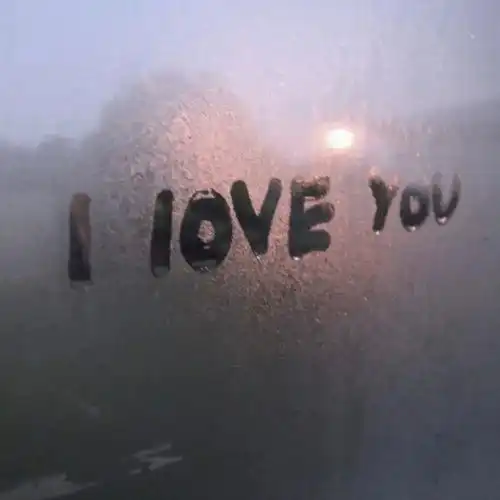 我没哭只是红了眼文案