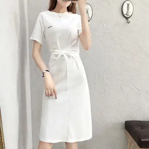 女生白色简约头像腰裙