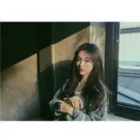 上下空白的女生微信头像微信头像图片大全