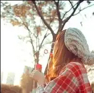 红色格子女生头像