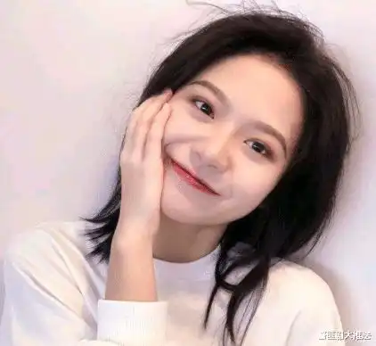 搞笑头像女生简单干净拔