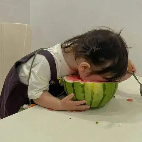 wechat头像女漫头焊工