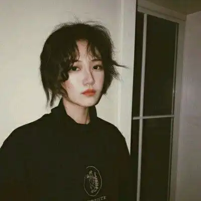 短发女头像高冷霸气,静静的过自己的生活