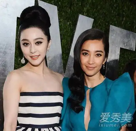 白皮肤小脸蛋和范冰冰拍照的高个女演员太可怜了