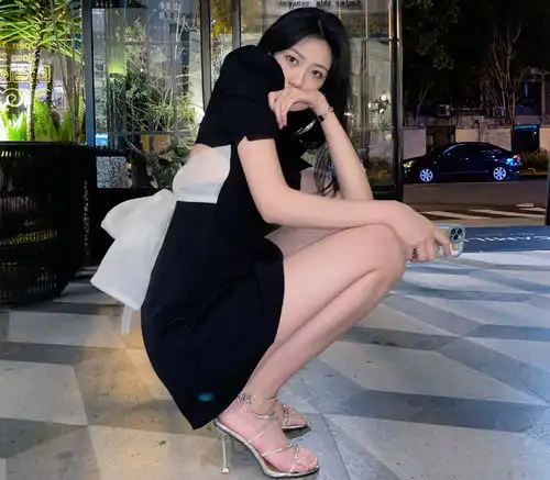 太美了女篮1米90第一女神走红逆天长腿颜值高,曾与林葳互动