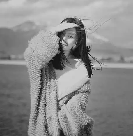 黑色高清女头像劫走