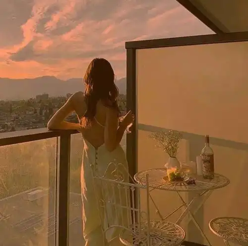 背景图把烦恼扔进夕阳里和星星一起沉沦