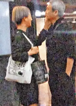 徐克与30岁女助理当街亲密盘点娱圈无底线父女恋