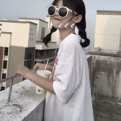 墨镜女头像霸气范酷女孩头像戴墨镜侧脸