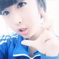闺蜜头像穿校服的那种