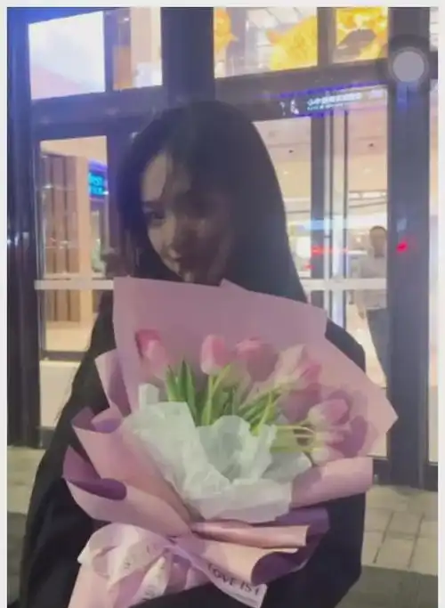 王思聪新女友曝光,20岁,大学生,神似林允嫩过孙一宁
