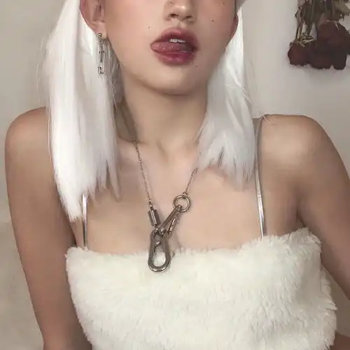 欧美风头像分享给谁呢那凌晨烂在海里的花