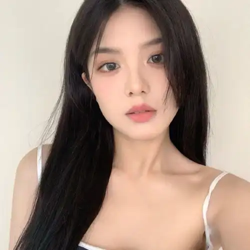 女生头像有人慌张见面有人简单告别